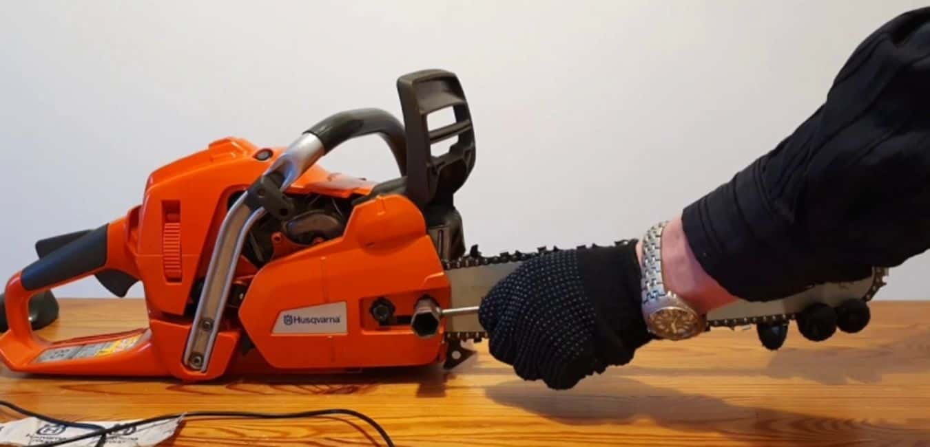 How to tighten the chain on the Husqvarna 435 chainsaw