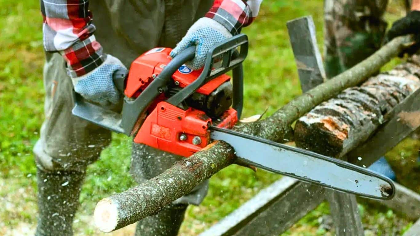 Chainsaws manufactured by Jon Cutter